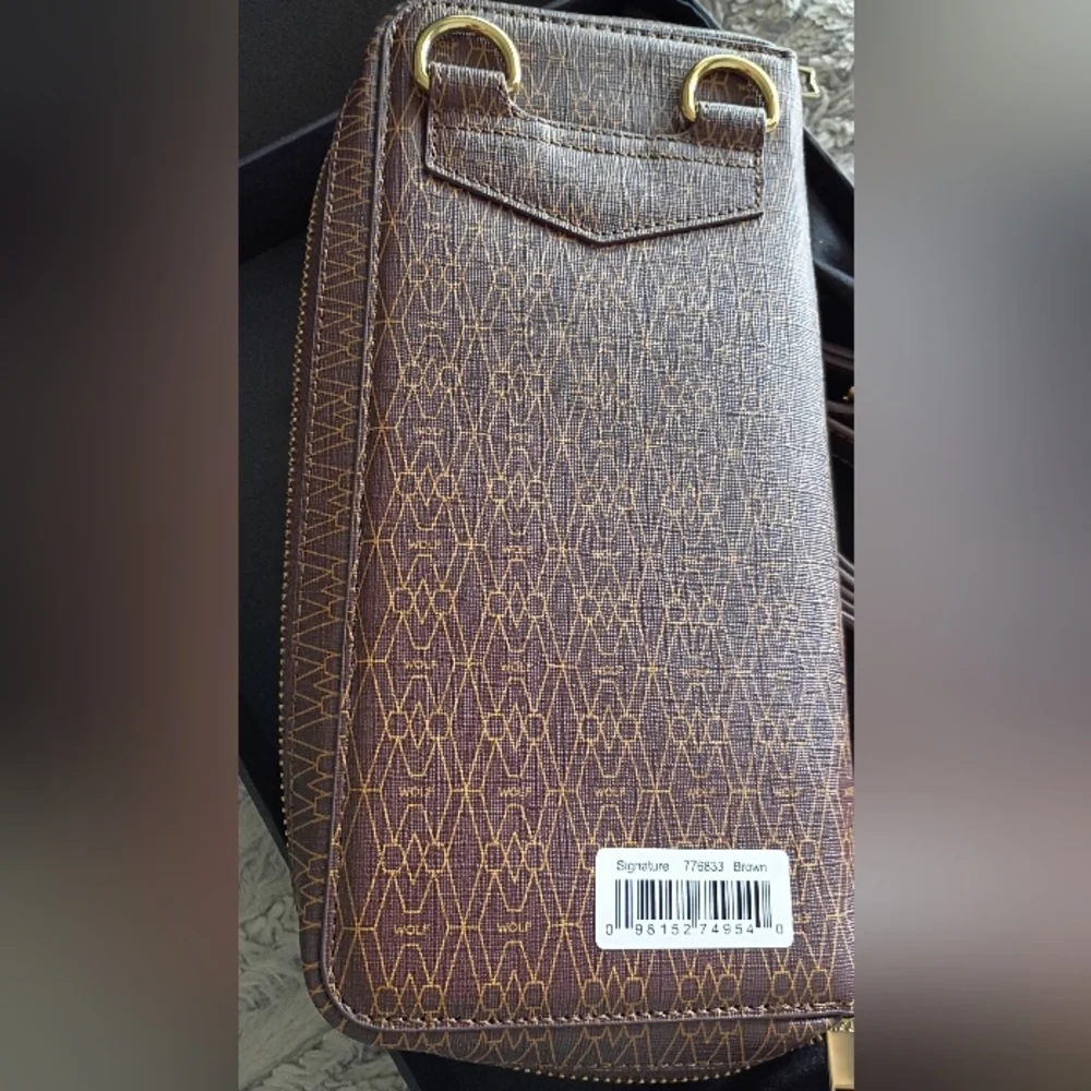 WOLF TRAVEL BAG... NEW